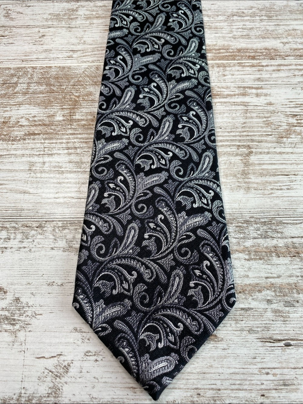 Van Heusen Black and Silver Paisley 100% Silk Tie 58”